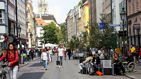 Hier eine Momentaufnahme der Sendlinger Straße vom Sommer. Bald wird sie umgebaut.