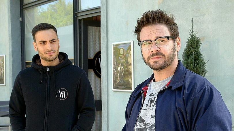 "GZSZ": Nihat (l.) ist skeptisch, ob Tuner dem Doppelstress gewachsen ist
