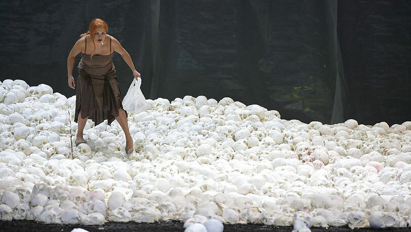 Anna Netrebko in Verdis "Macbeth". Anna Netrebko in Verdis "Macbeth".