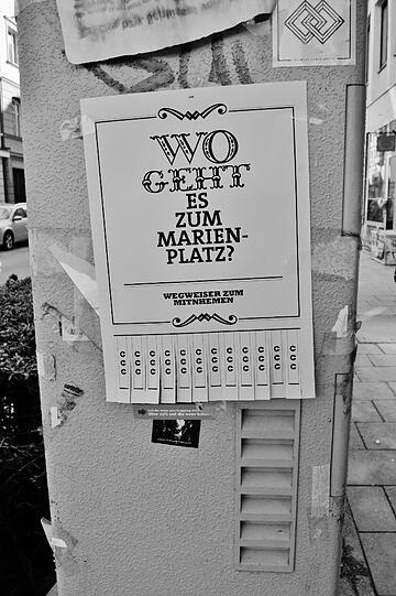 Schnitzeljagd nach den Zettelbotschaften im Glockenbachviertel.