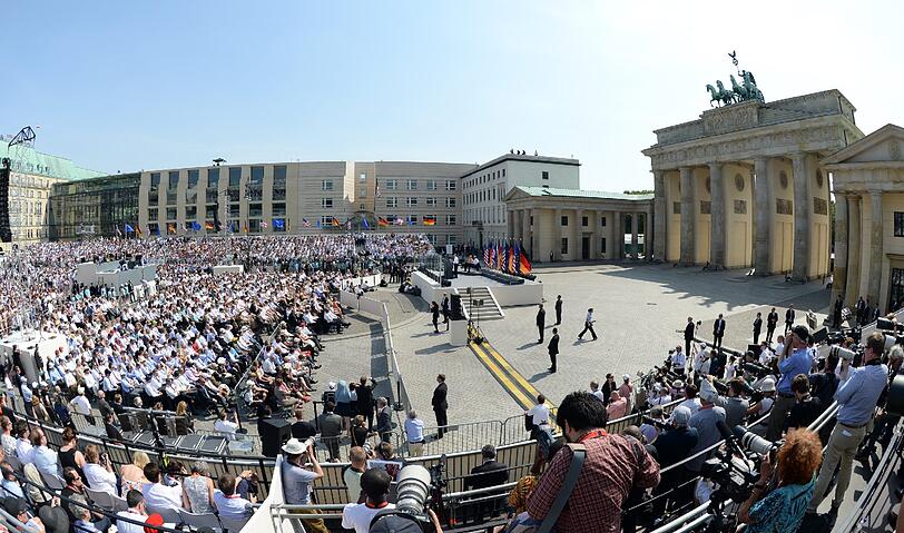 US-Präsident Obama spricht am Brandenburger Tor.