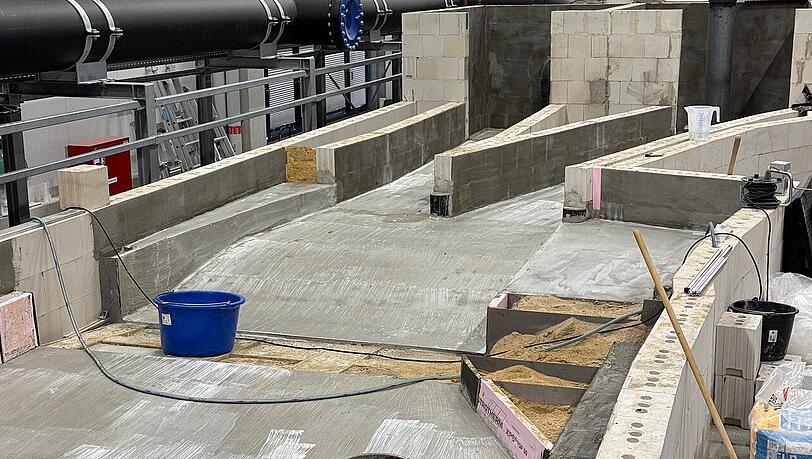 So sieht das Eisbach-Modell des Hamburger Professors Mario Oertel aus. 480 Liter Wasser fließen pro Sekunde durch.