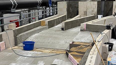 So sieht das Eisbach-Modell des Hamburger Professors Mario Oertel aus. 480 Liter Wasser fließen pro Sekunde durch.