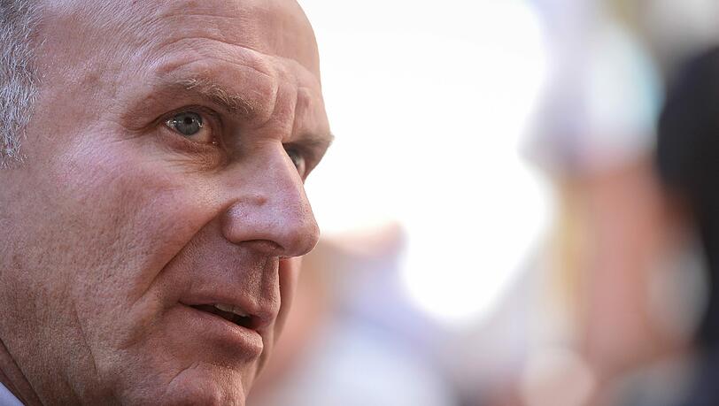 Karl-Heinz Rumenigge sprach auf der SpoBis über kritische Verstöße gegen das Financial Fairplay. Karl-Heinz Rumenigge sprach auf der SpoBis über kritische Verstöße gegen das Financial Fairplay.