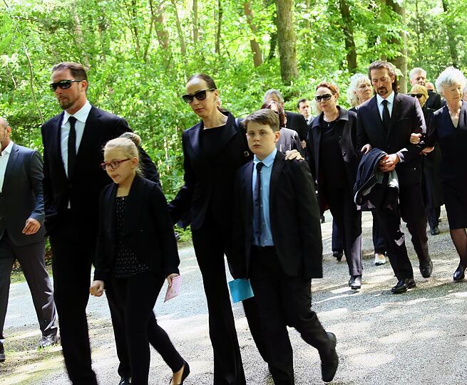 Beerdigung von Christel SembachKrone Wo waren die Promis