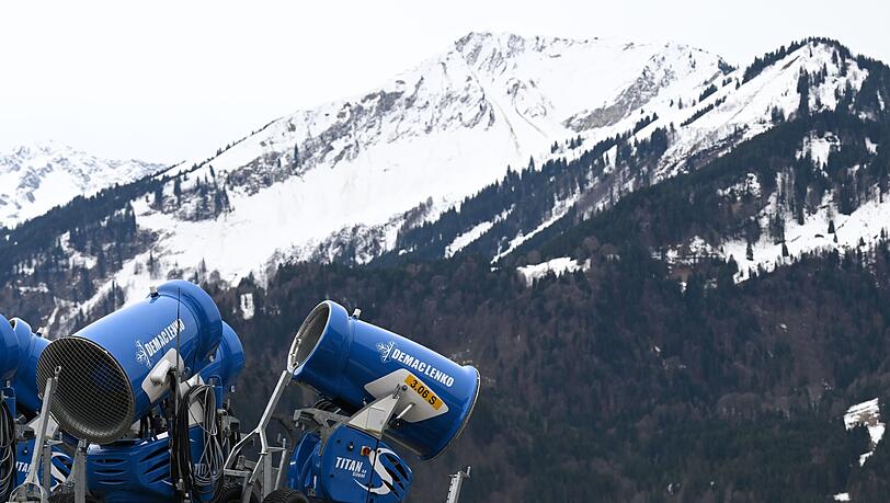 Staatliche F&ouml;rdergelder f&uuml;r Schneekanonen? Die neue F&ouml;rderrichtlinie in Bayern sieht das nicht mehr vor - zum &Auml;rger von Wirtschaftsminister Hubert Aiwanger (Freie W&auml;hler). (Symbolbild)