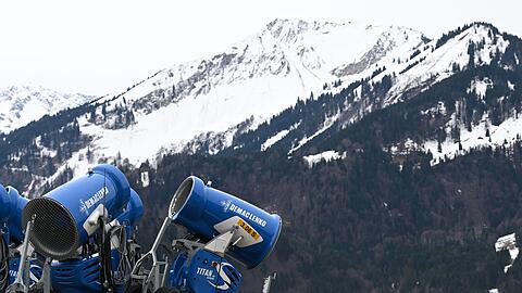 Staatliche F&ouml;rdergelder f&uuml;r Schneekanonen? Die neue F&ouml;rderrichtlinie in Bayern sieht das nicht mehr vor - zum &Auml;rger von Wirtschaftsminister Hubert Aiwanger (Freie W&auml;hler). (Symbolbild)
