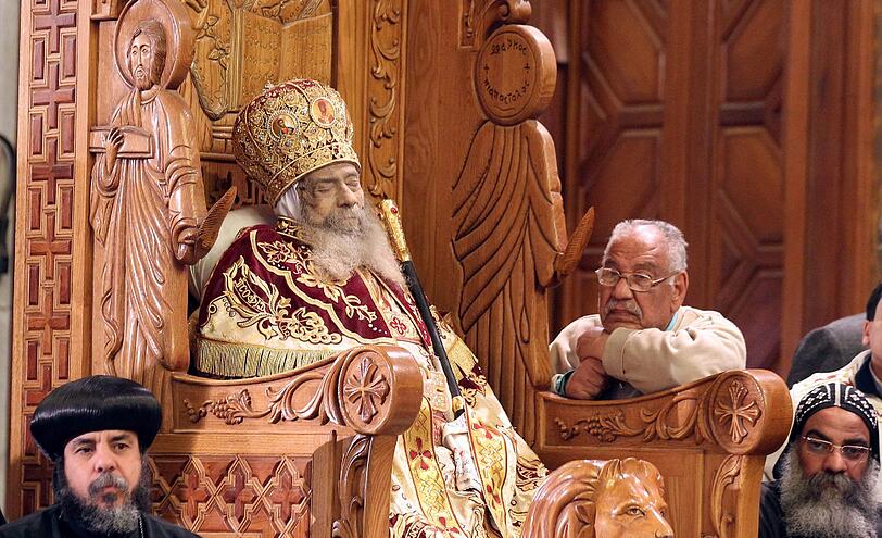 Die größte christliche Gemeinde im Nahen Osten hat ihr Oberhaupt verloren. Papst Schenuda III. starb am Samstag im Alter von 88 Jahren. Ägyptens Kopten nehmen Abschied von ihrem Patriarchen.