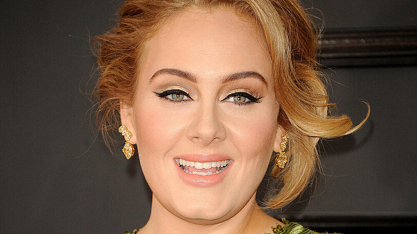 Adele zeigte sich zum Karibischen Karneval im Jamaika-Outfit und verletzte damit Gefühle ihrer Fans.