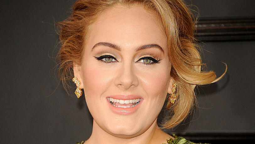 Adele zeigte sich zum Karibischen Karneval im Jamaika-Outfit und verletzte damit Gefühle ihrer Fans.