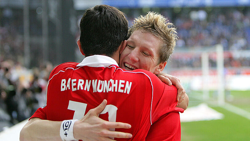 Von 2003 bis 2007 spielten Roy Makaay und Bastian Schweinsteiger gemeinsam beim FC Bayern München. Von 2003 bis 2007 spielten Roy Makaay und Bastian Schweinsteiger gemeinsam beim FC Bayern München.
