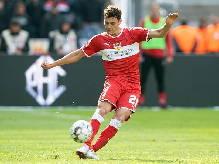 Fußballspieler Benjamin Pavard in Aktion. Foto: Soeren Stache/Archivbild