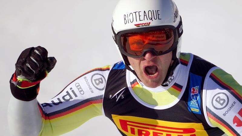 Jubelt im Zielbereich nach dem Super-G-Rennen: Romed Baumann.