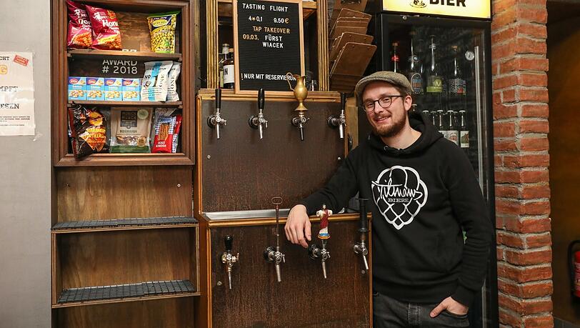 Max Heisler darf bald auch nach 22 Uhr Bier für seine Gäste zapfen. Max Heisler darf bald auch nach 22 Uhr Bier für seine Gäste zapfen.