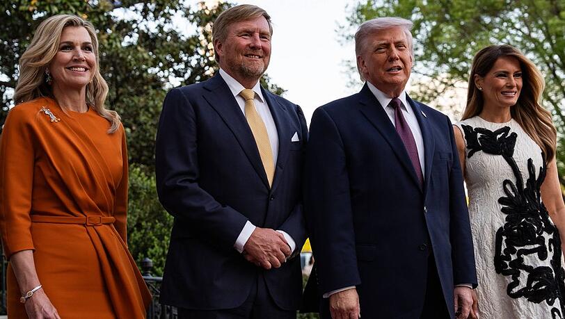 Gute Stimmung: M&aacute;xima und Willem-Alexander (l.) sowie Donald und Melania Trump posierten lachend f&uuml;r die Fotografen.