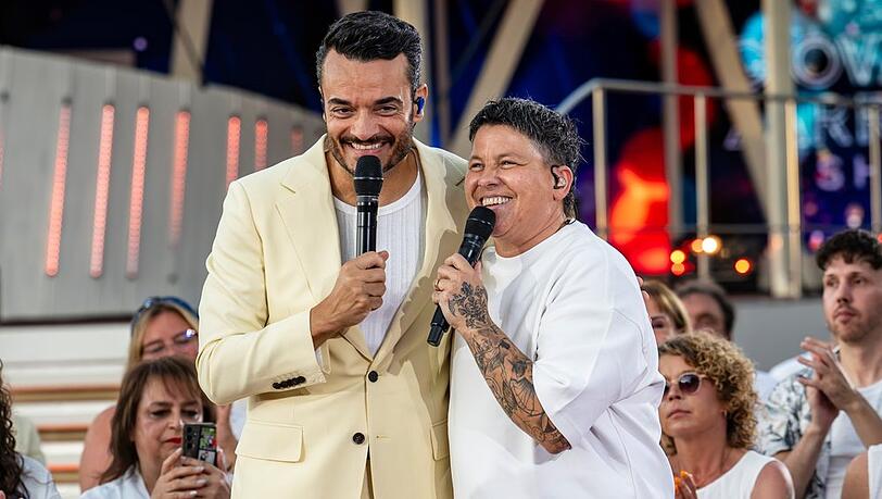 In seiner "Giovanni Zarrella Show - Die große Sommerparty" begrüßt der Gastgeber unter anderem auch Schlagerstar Kerstin Ott. In seiner "Giovanni Zarrella Show - Die große Sommerparty" begrüßt der Gastgeber unter anderem auch Schlagerstar Kerstin Ott.