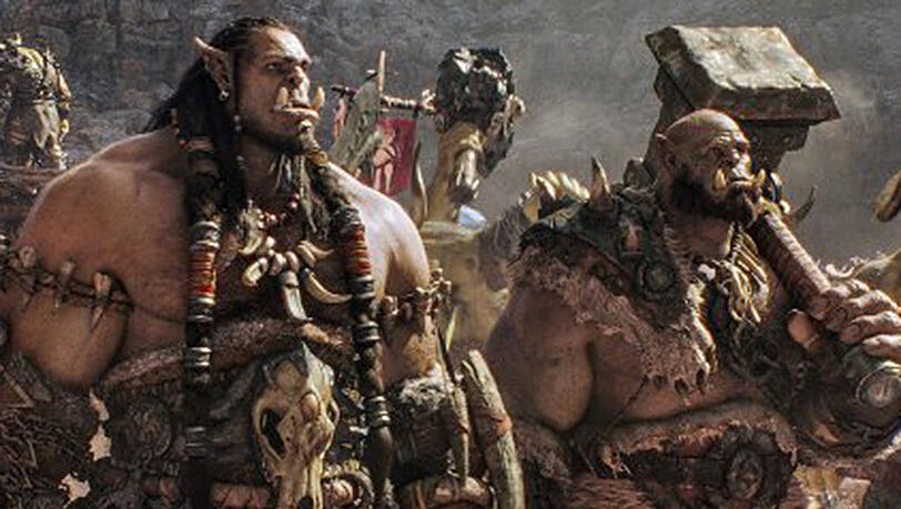 Toby Kebell (l) als Durotan in einer Szene aus „Warcraft: The Beginning". Toby Kebell (l) als Durotan in einer Szene aus „Warcraft: The Beginning".