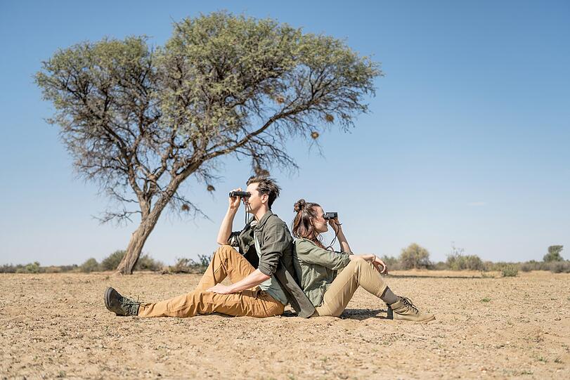 Ab 8. September lösen Jojo und Patricia sonntags um 10 Uhr im Disney Channel abwechselnd verrückte Tierrätsel. Sie machen sich auf die Suche nach einem ganz bestimmten Tier, das drei bestimmte Eigenschaften hat. Zum Beispiel: &bdquo;Finde ein Tier, das sich einkugeln kann, über 100 Füße hat und sich auf sein Essen setzt.&ldquo; Was das wohl sein könnte? Auf der Suche nach dem richtigen Tier reisen die beiden durch Europa und Afrika und begegnen dabei den verschiedensten heimischen Tieren und Exoten!