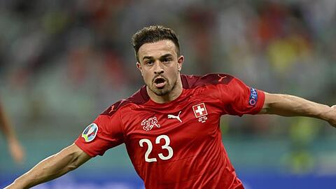 Xherdan Shaqiri aus der Schweiz bejubelt sein Tor zum 3:1 gegen die Türkei.