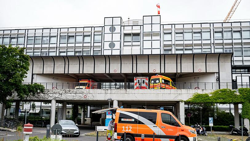 Nach dem Tod eines Patienten in einer Berliner Klinik ermittelt eine Mordkommission. Nach dem Tod eines Patienten in einer Berliner Klinik ermittelt eine Mordkommission.