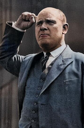 Ernst Thälmann, der Vorsitzende der Kommunistischen Partei, versteht sofort, was die Machtübernahme der Nazis bedeutet. Ernst Thälmann, der Vorsitzende der Kommunistischen Partei, versteht sofort, was die Machtübernahme der Nazis bedeutet.