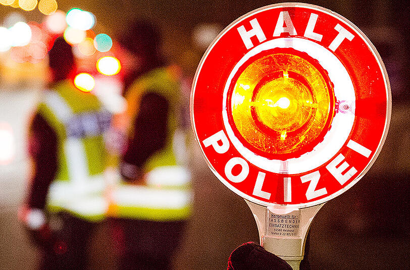 Als die Polizei den Biker anhalten wollte, gab er Gas. (Archivbild)
