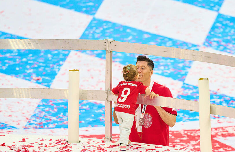 So feierten die Bayern den zehnten Meistertitel in Folge.