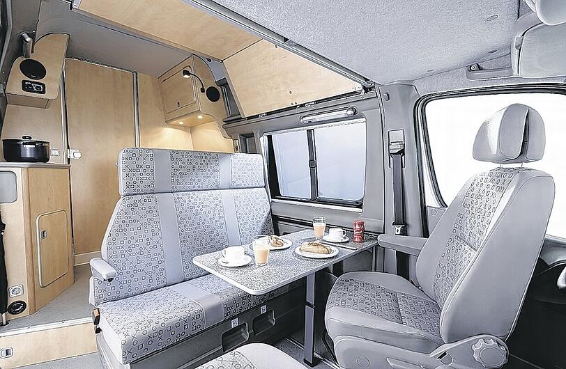 Gemütliches Zuhause auf Rädern: Der Sven Hedin von Westfalia bietet Platz für fünf Passagiere &ndash; und vier Schläfer.