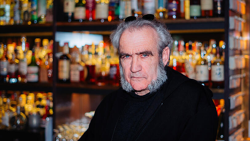 Stefan Gab&aacute;nyi an seiner Cocktailbar am Beethovenplatz. Seit 1. Januar arbeitet er etwas weniger und hat sich zwei erfahrene Teilhaber in seine Bar Gab&aacute;nyi &ndash; geholt.