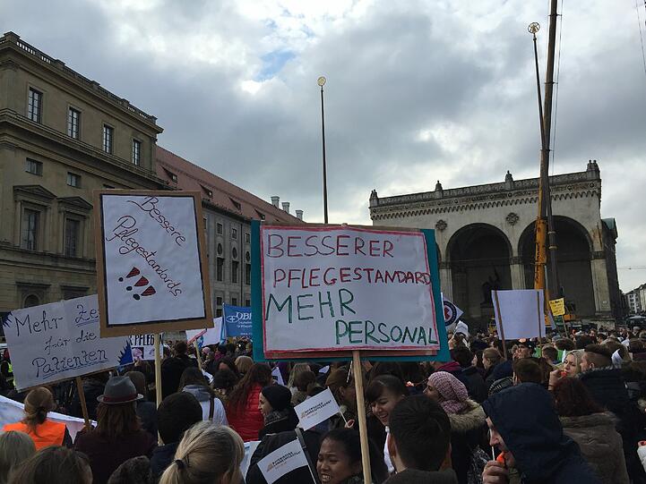 Alle Bilder von der Pfleger-Demo am Dienstag zum Durchklicken.
