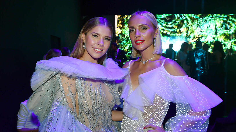 Victoria Swarovski (l.) und Viktoria Rader.