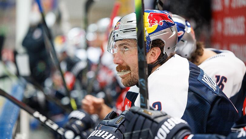 Der deutsche Eishockey-Meister EHC Red Bull München hat Verteidiger Andrew MacWilliam wieder unter Vertrag genommen.