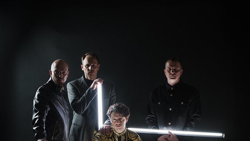 Retrofuturismus mit Neonst&auml;ben: Christian Friedel, &bdquo;Star-Trek&ldquo;-Fan, mit seiner Band Woods of Birnam.