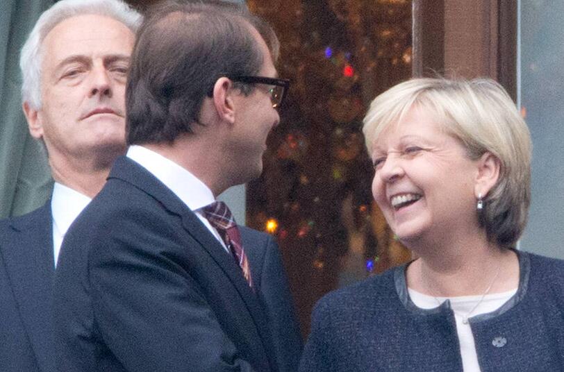 Demonstrativ gut gelaunt zeigten sich CSU-General Alexander Dobrindt und NRW-Ministerpräsidentin Hannelore Kraft vor der dritten Sondierung. Verkehrsminister Peter Ramsauer schaute skeptisch.