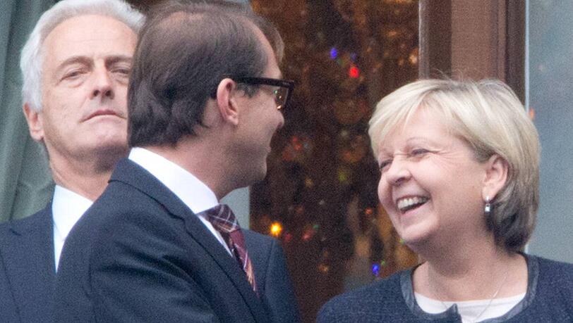 Demonstrativ gut gelaunt zeigten sich CSU-General Alexander Dobrindt und NRW-Ministerpräsidentin Hannelore Kraft vor der dritten Sondierung. Verkehrsminister Peter Ramsauer schaute skeptisch.