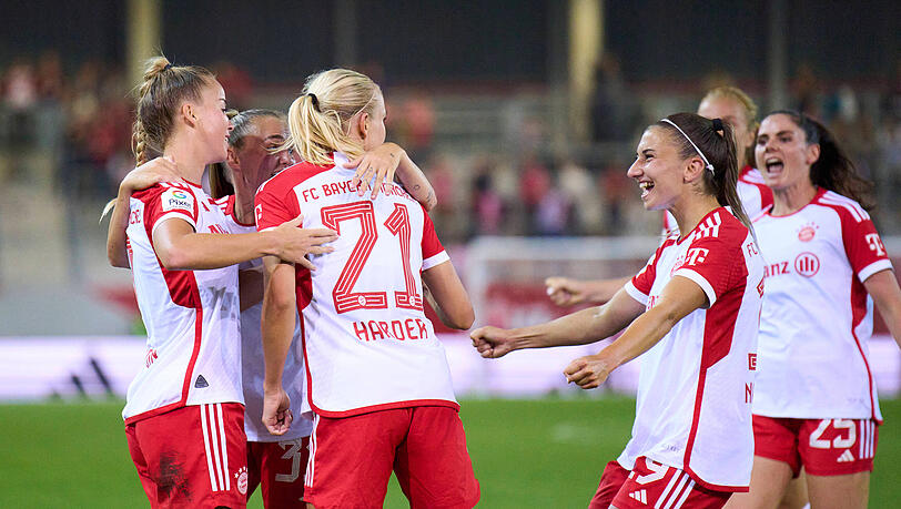 Beim ersten Saison-Heimspiel durften die Bayern-Frauen einen 2:0-Sieg über Köln bejubeln. Jetzt soll in der Arena gegen Frankfurt gewonnen werden.