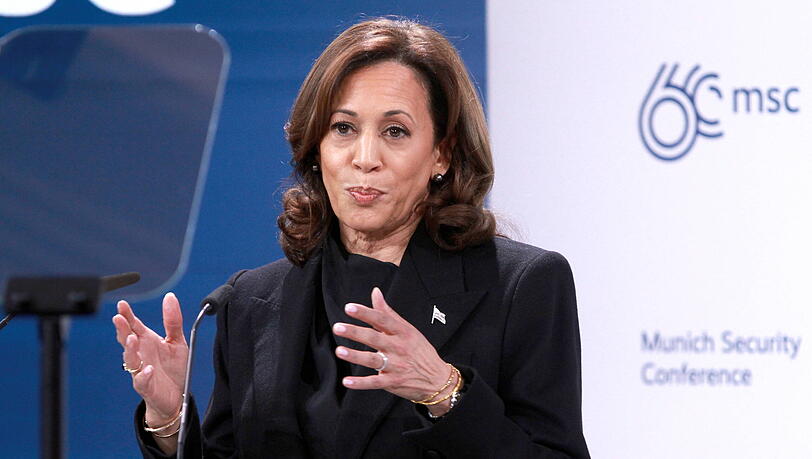 US-Vizepräsidentin Kamala Harris hält eine Rede bei der Münchner Sicherheitskonferenz.
