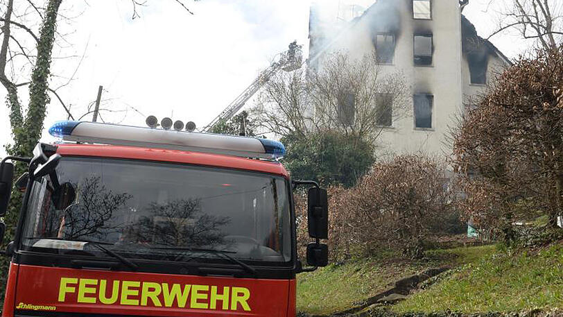 Bei einer Zwangsräumung in Tübingen ist der Bewohner des Hauses tödlich verunglückt.