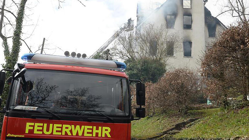 Bei einer Zwangsräumung in Tübingen ist der Bewohner des Hauses tödlich verunglückt. Bei einer Zwangsräumung in Tübingen ist der Bewohner des Hauses tödlich verunglückt.