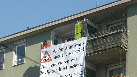 Das städtische Haus in der Müllerstraße 6 im vorigen Jahr bei einer "Besetzung" der "Goldgrund"-Aktivisten um Till Hofmann.