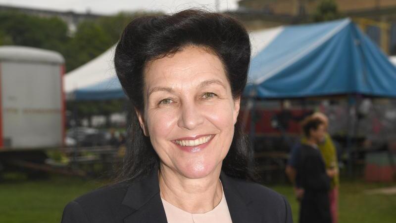 Bettina Reitz, die Präsidentin der HFF, ist vor der Hochschule für Film und Fernsehen HFF zu sehen. Foto: Felix Hörhager/Archiv Bettina Reitz, die Präsidentin der HFF, ist vor der Hochschule für Film und Fernsehen HFF zu sehen. Foto: Felix Hörhager/Archiv