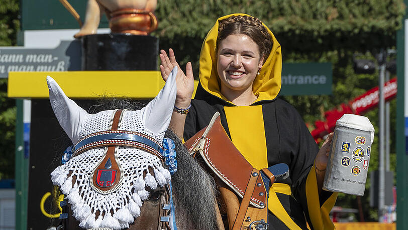 Münchner Kindl Franziska Inselkammer beim Wirteeinzug auf der Wiesn 2023. Münchner Kindl Franziska Inselkammer beim Wirteeinzug auf der Wiesn 2023.