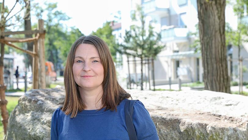 Erzieherin Manuela Stelzer (40) ist glücklich über ihren Wohnungstausch. Mit ihrem Mann und zwei Kindern ist sie in Neuhausen von einer Zwei- in eine Dreizimmerwohnung umgezogen – nur 300 Meter entfernt vom alten Zuhause. Erzieherin Manuela Stelzer (40) ist glücklich über ihren Wohnungstausch. Mit ihrem Mann und zwei Kindern ist sie in Neuhausen von einer Zwei- in eine Dreizimmerwohnung umgezogen – nur 300 Meter entfernt vom alten Zuhause.