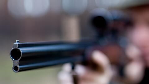 Bei einem Unfall mit einem Jagdgewehr ist in der Ukraine ein sechsjähriges Mädchen getötet worden. (Symbolbild)