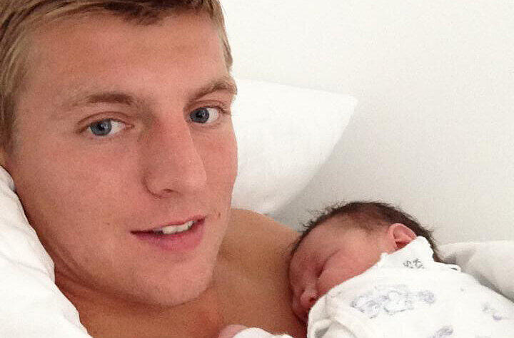 Toni Kroos ist Papa geworden. Stolz postete er auf Facebook das erste Bild von Sohn Leon.