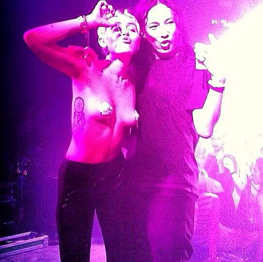Miley Cyrus und Designer Alexander Wang.