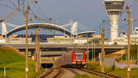 Wer mit der S-Bahn zum Münchner Flughafen möchte, muss in der nächsten Zeit gut planen. (Symbolbild)