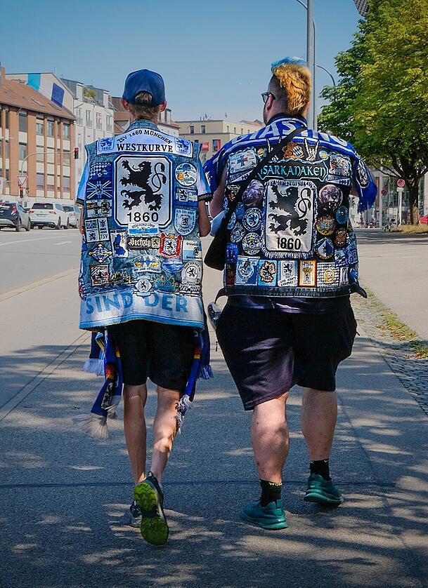 Löwen auf dem Weg ins Grünwalder Stadion zum Heimauftakt am 7. August gegen den FC Augsburg II. Löwen auf dem Weg ins Grünwalder Stadion zum Heimauftakt am 7. August gegen den FC Augsburg II.