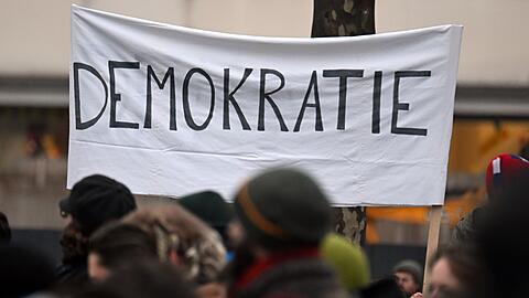 Zwei von drei Befragten sorgen sich um die Demokratie. (Symbolbild)