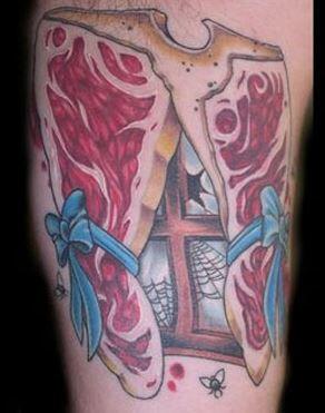 Über Geschmack lässt sich bekanntlich streiten... Die witzigsten Horror-Tattoos in der Bilderstrecke.